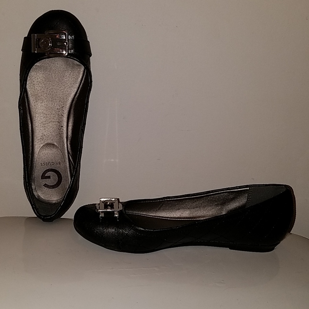 Guess black flats size 6.5M